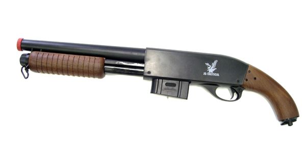 Fucile a pompa corto nero legno